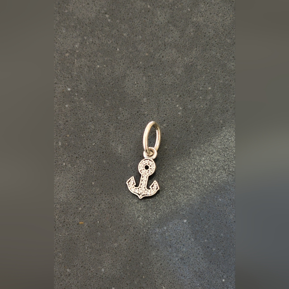 Pandora Symbol of Stability Charm